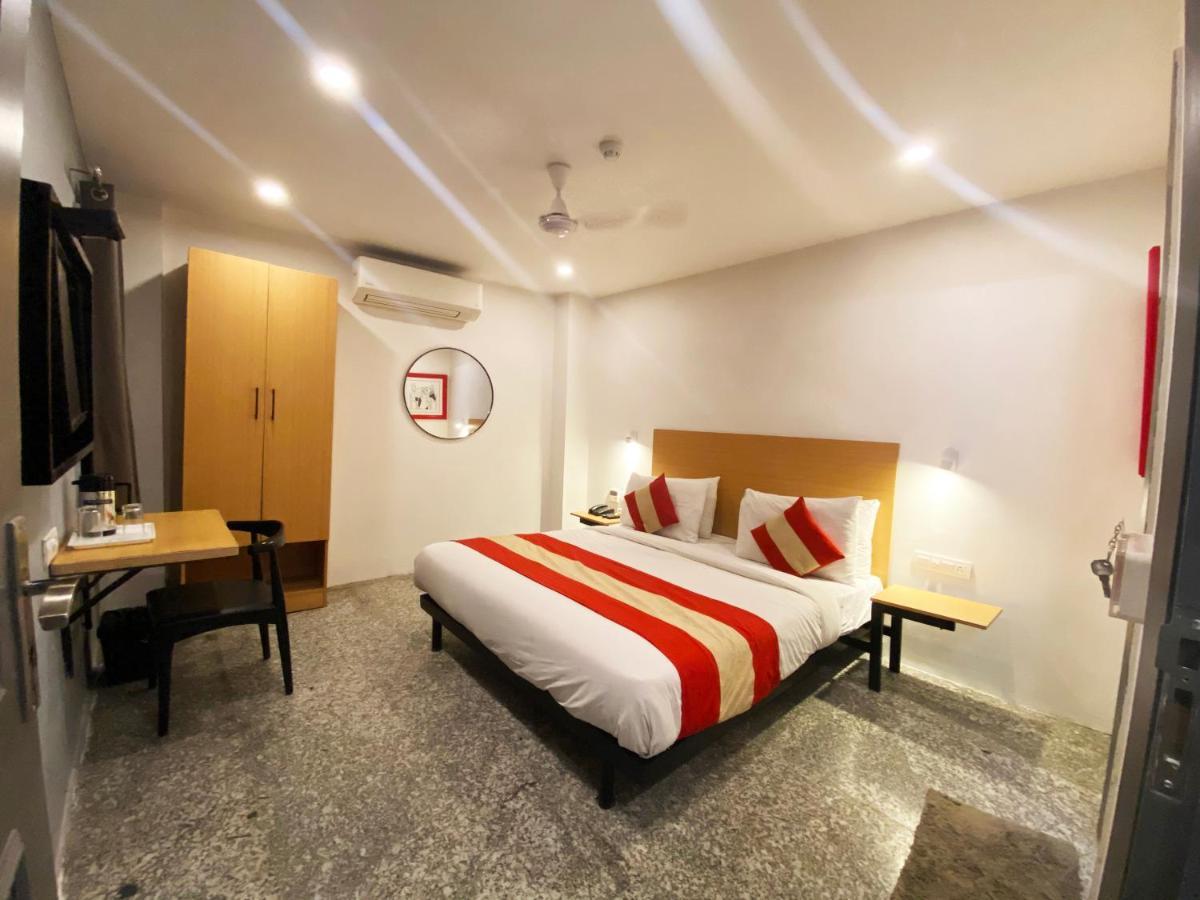 Qotel Comfort Golden Saffron Punjabi Bagh New Delhi Exteriör bild