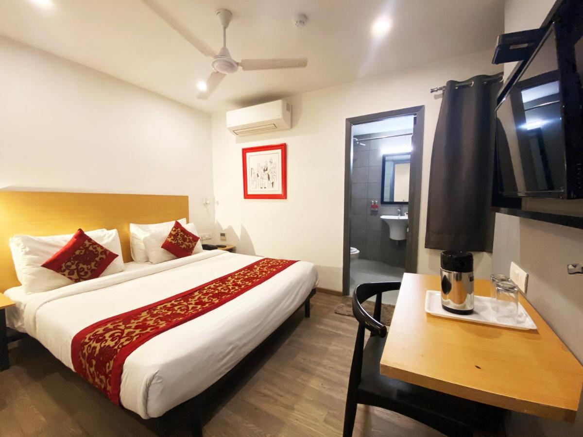 Qotel Comfort Golden Saffron Punjabi Bagh New Delhi Exteriör bild