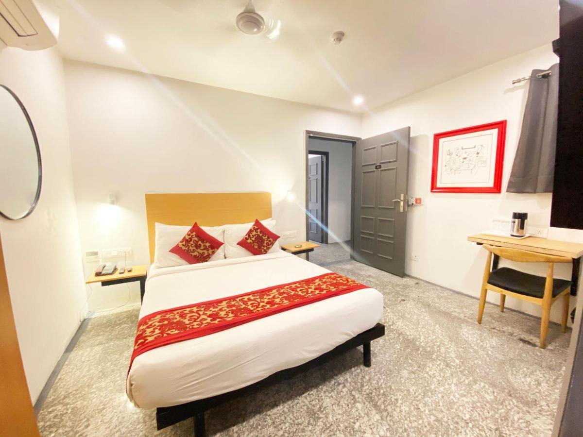 Qotel Comfort Golden Saffron Punjabi Bagh New Delhi Exteriör bild
