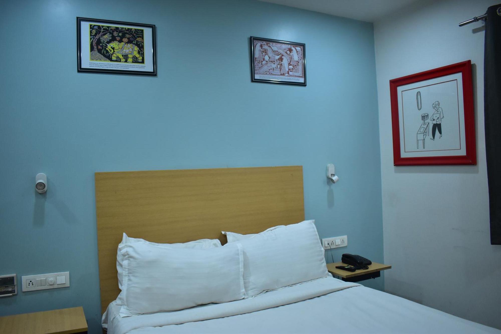 Qotel Comfort Golden Saffron Punjabi Bagh New Delhi Exteriör bild