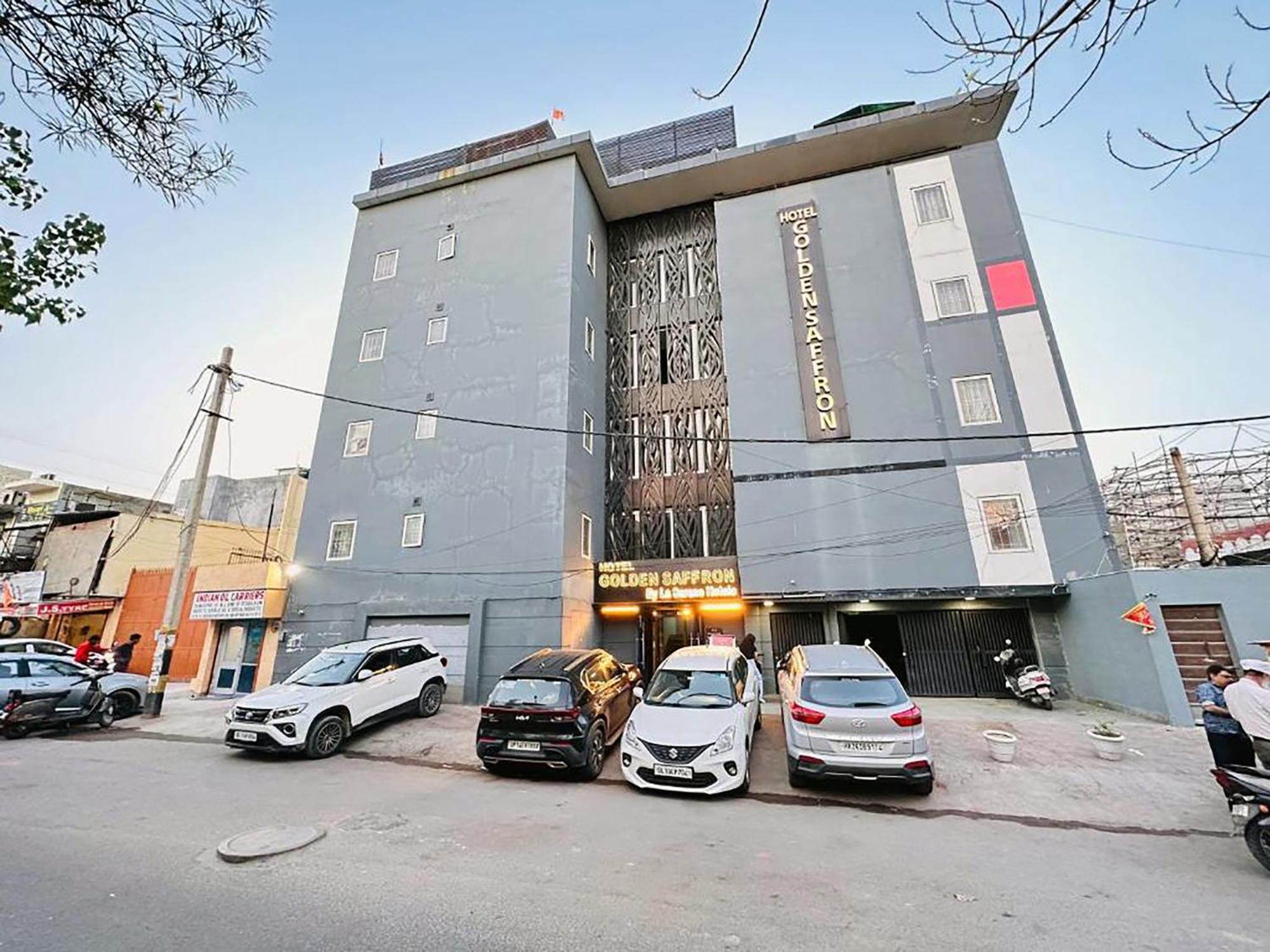 Qotel Comfort Golden Saffron Punjabi Bagh New Delhi Exteriör bild