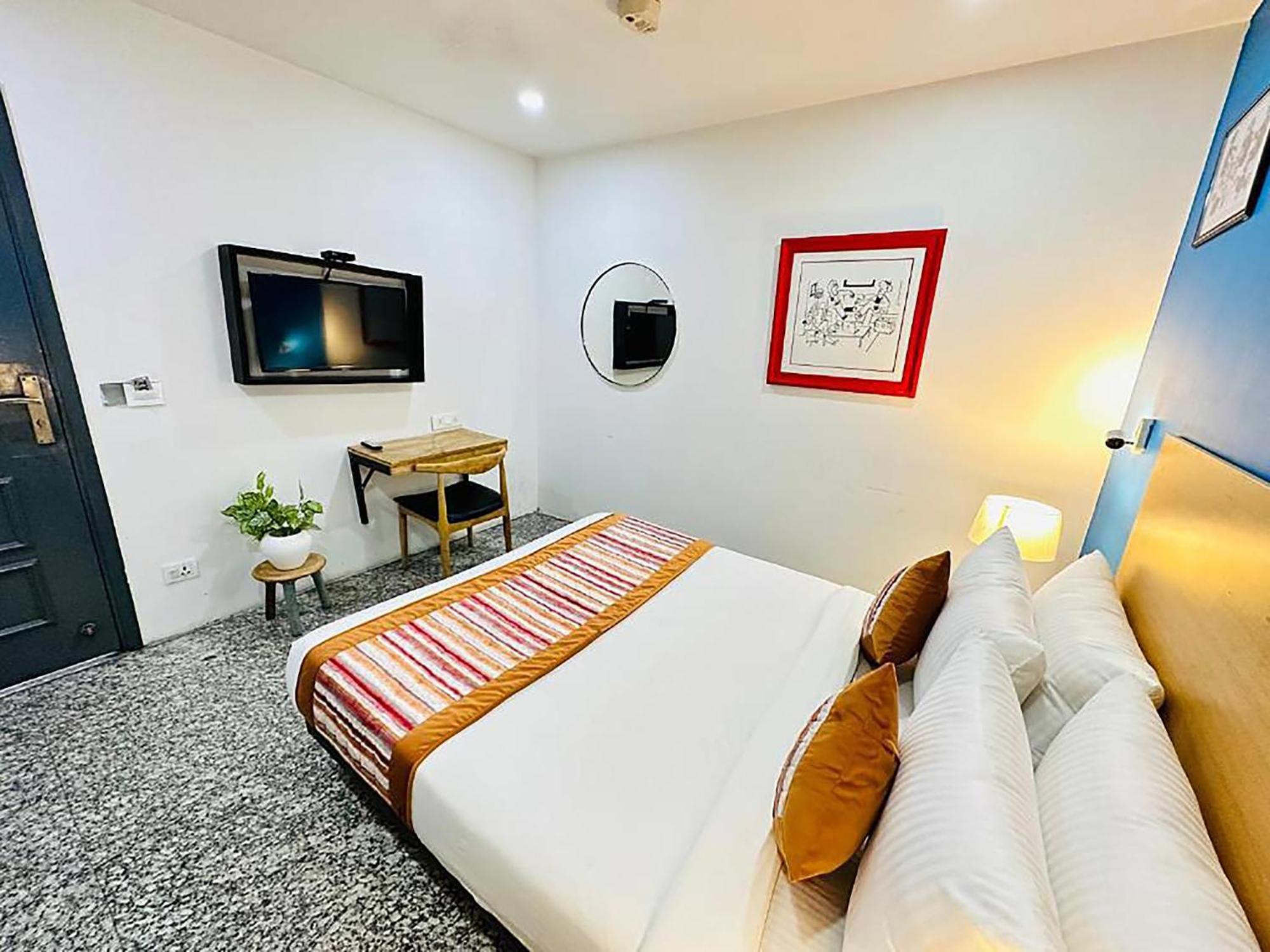Qotel Comfort Golden Saffron Punjabi Bagh New Delhi Exteriör bild